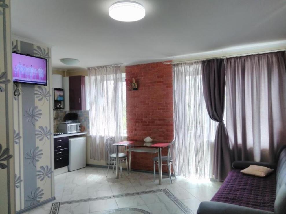 Apartment On 8 Marta นิโกลาเยฟ ภายนอก รูปภาพ